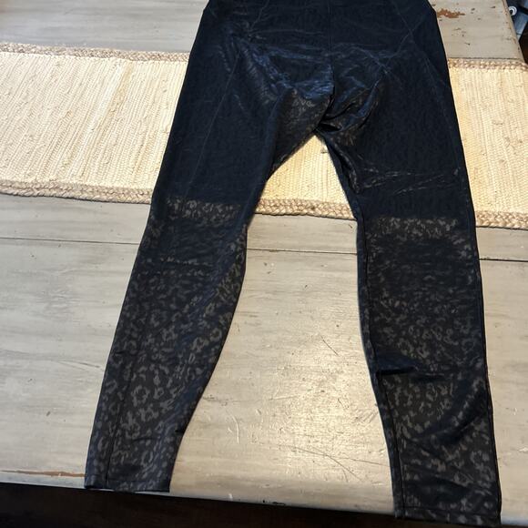 Fabletics Black High Waisted Leopard Mesh Leggings Sz XXL Sheer - Picture 6 of 10